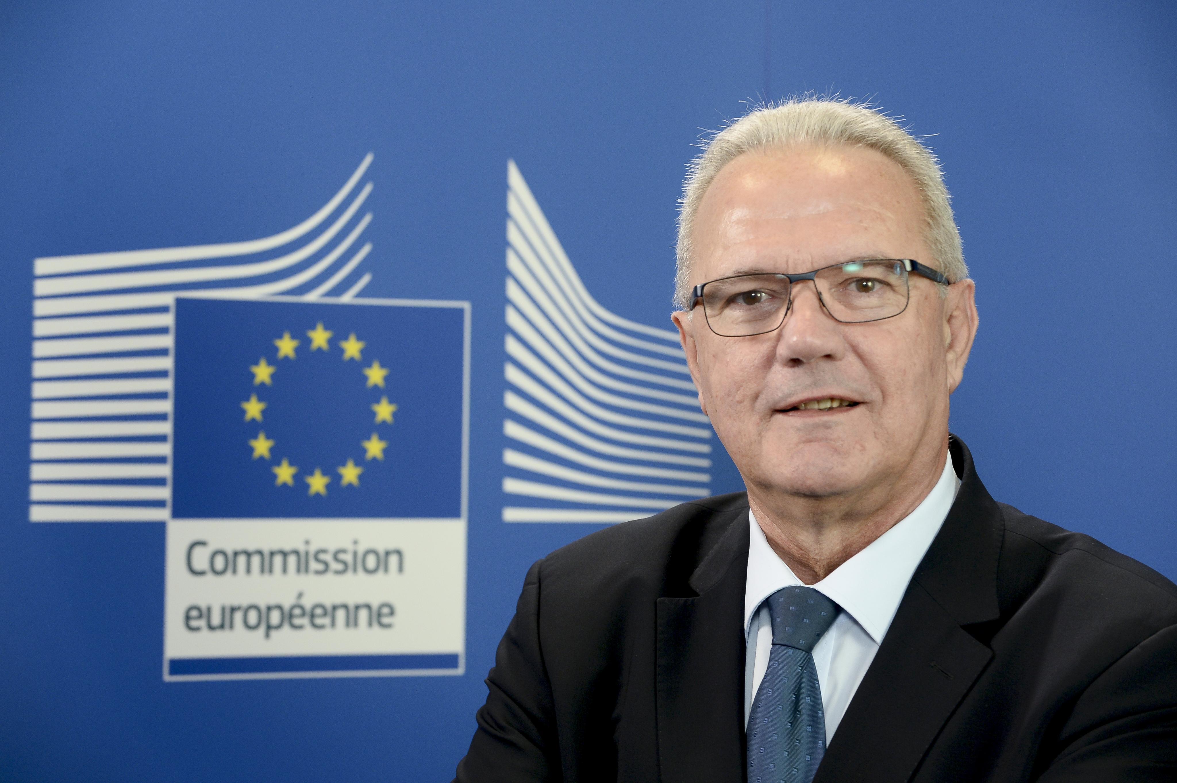 never-mimica