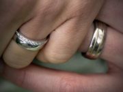 Barlamaanka Norway oo Mamnuucay Guurka Ina Adeerka iyo ina Abtiga (Layaab)