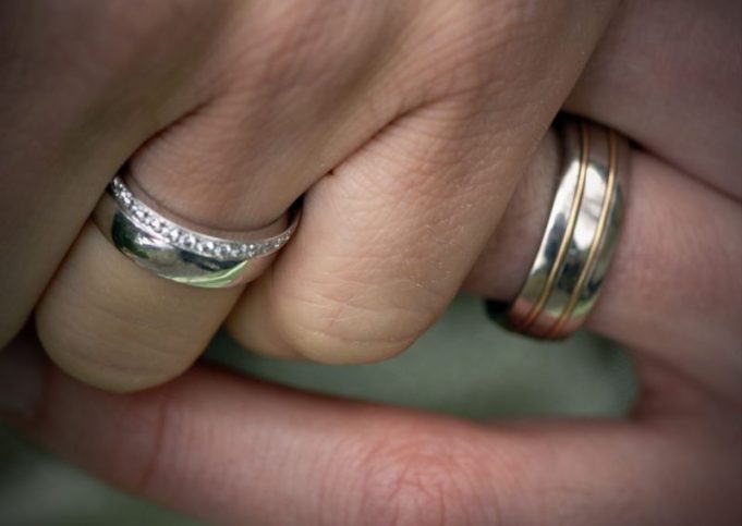 Go.anka Barlamaanka Sweden oo lagu Mamnuucayo guurka Caruurnimada..