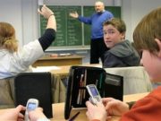 Mobilada oo laga Mamnuucayo Iskuulada Hoose iyo Dhexe ee Sweden