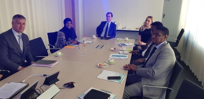 Sawiro Dowlada Finland iyo Somaliya oo ka hadlaya Arimaha Qaxootiga doonaya in la celiyo..