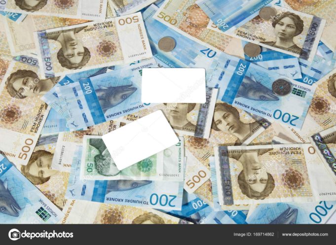 Norway isticmaalka Lacagta 100 iyo 200 krone oo ka hartay dhoor maalin iyadoo la ismicmaalayo lacagta cusub..