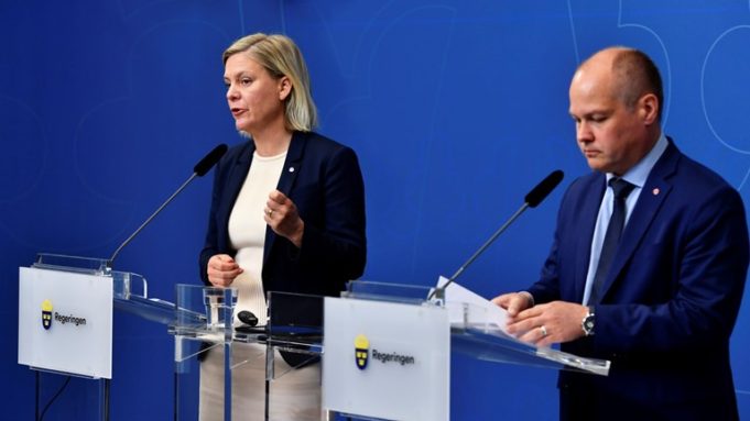 Dowlada Sweden oo Joojineysa Lacagta Kaashka looga qaato goobaha Shaqada iyadoo lagu badalayo..