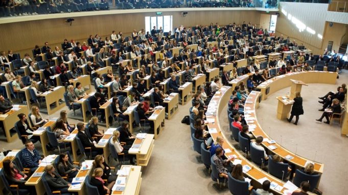 Barlamaanka Sweden oo ansixiyay sharciga cusub ee Dhalinyarada lagu siinayo Sharciga..