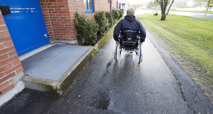 Moderatka oo doonaya in uu saro u qaado lacagta canshuurta dadka lixaadka la.