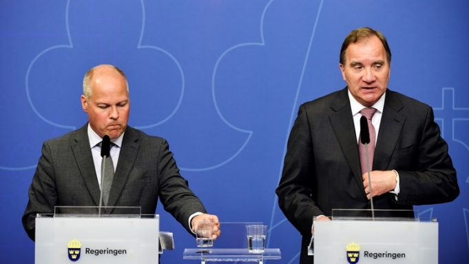 Stefan Löfven oo Shir Jaraa’id kaga Hadlay go’anka Xisbiga Vänsterpartiet.