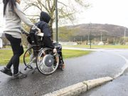 Dad Badan oo ka Wal walsan Sharciga Cusub ee lagu Caawinayo Dadka aan Lixaadka laheyn (LSS).