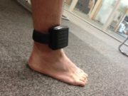 Norway Sharci ogolaanaya in Korontada (ankledevice) Lagu Ciqaabo Caruurta 15 sano jirka ah oo socda..