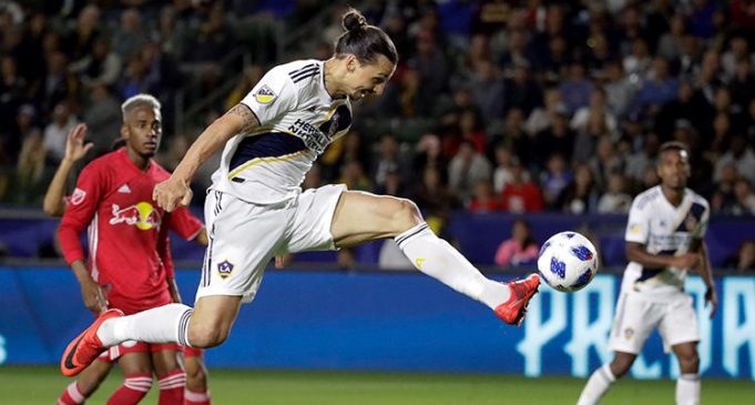 Buug Cusub oo ka hadlaya Zlatan Ibrahimovic oo dhawaan soo baxaya..