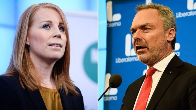 Annie Lööf iyo Björklund oo Taageeraya Stefan Lövfen hadii uu Buuxiyo Sharuudaha Soo Socda.