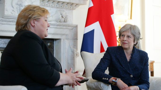 Norway iyo Ingariiska oo isku Raacay Heshiis ku saabsan Shacabka Norway ee UK ku sugan.