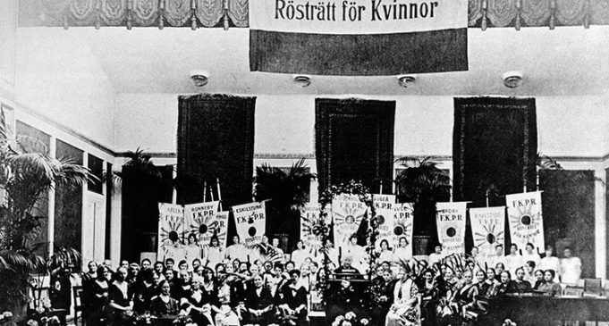 100 Sano oo kasoo wareegatay markii Haweenka Sweden loo ogolaaday Codeenta Doorashada.