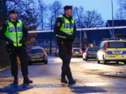 Götenborg Booliska oo helay gabar yar oo laga afduubtay Albaabka hore ee Hoyga Xanaanada Caruurta.