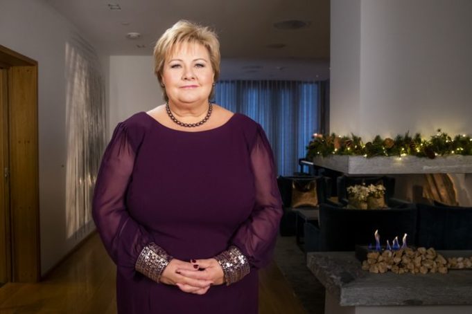 Raisal’Wasaaraha Norway Erna Solberg oo la filayo in ay qabato Shir Jaraa’id oo Coronavirus la xiriira