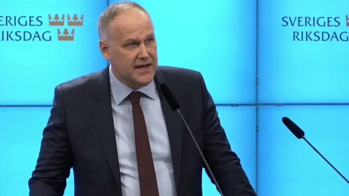 Xisbiga Vänsterpartiet oo shir jaraa’id ku cadeeyay in aysan Xiligan u Codeyn karin Stefan Löfven.