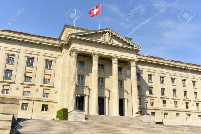 Switzerland oo xukuntay Hooyo Somaliyed oo gabadheda ku sameesay gudniin fircooni ah.