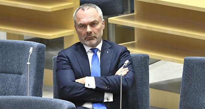 Hogaamiyaha Xisbiga Liberalerna Jan Björklund oo ka fadhiistay Hogaaminta Xisbigiisa.