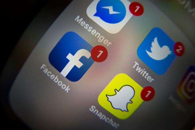 Hooyo soo galisay Baraha Bulshada Muuqaalka iyo Sawirada Gabadheeda oo la Maxkamadeeyay