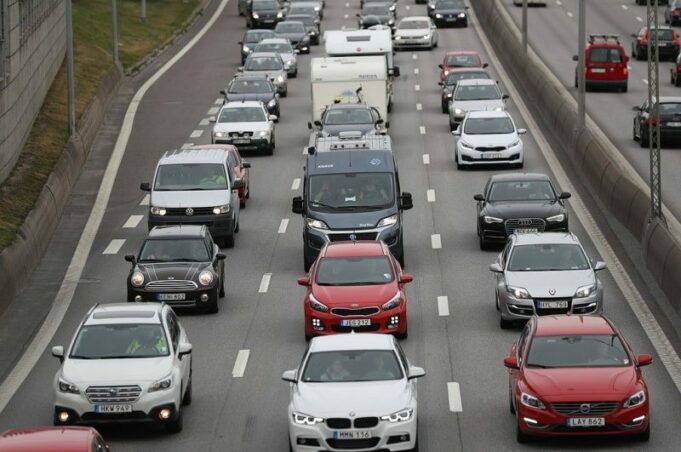 Sharci Cusub Waa Mumnuuc in aad kaxeyso Gaari ku shaqeeya bensin ama diesel hadii sanadahan uu ka ween yahay