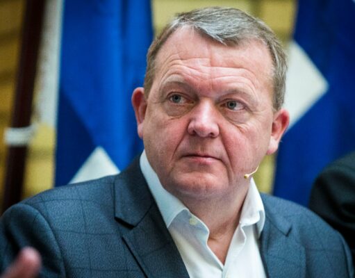 Raisal Wasaaraha Denmark gabar uu sodog u yahay oo lagu qasbay inay ka tagto dalkiisa