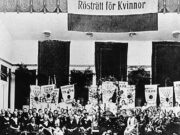 Sweden 100 Sano oo kasoo wareegatay Xiligii Haweenka loo ogolaaday in Codkooda dhiibtaan