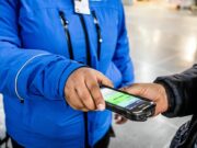 Lix bilood oo Xabsi ah Qofka kaar la’an (SL) ku gala Gadiidka iyo Tareenada la raaco