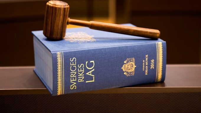 Oslo: Hooyo lagu xukumay 21 Sano markii ay ceejis ku dishay labo Caruur ah ay dhashay