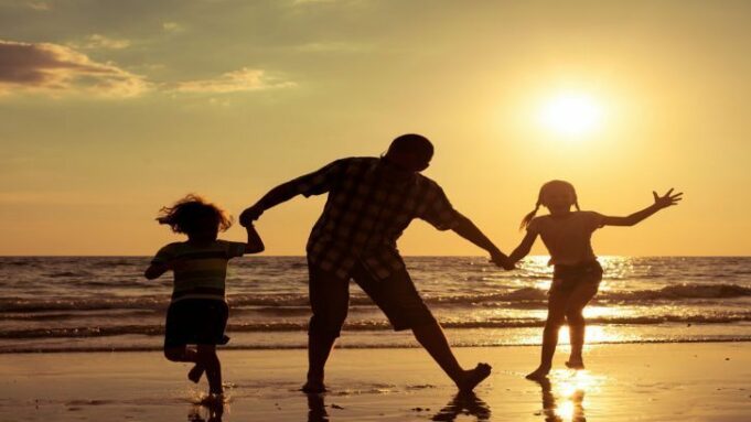 Waalidka oo Fasax ku qaadan kara Caruurta aysan dhalin ee Guriga kula nool