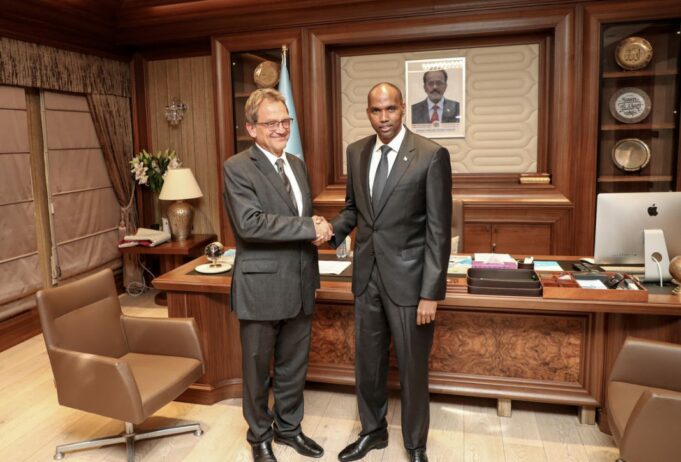 Safiirka Cusub ee Sweden u fadhiya Somaliya oo gaaray Muqdisho lana kulmay Dowlada