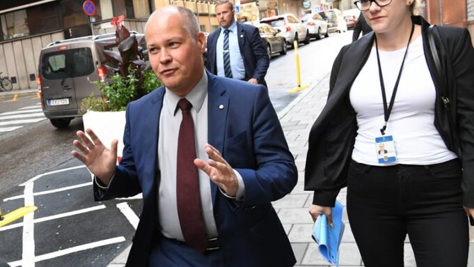 Sweden oo soo bandhigtay Sharci Cusub oo Caawinaya Muwaadiniinta Britain u dhashay