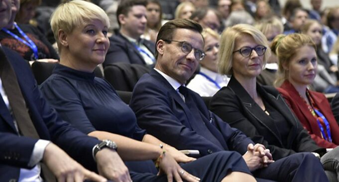 Xubno ka tirsan Xisbiga Moderaterna oo kasoo horjeestay Mamnuucida Xijaabka