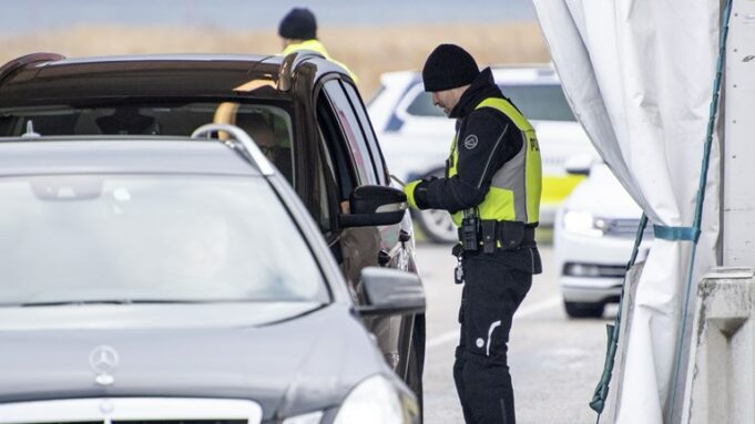Denmark oo baaritaan Sharciyada leesku waydiinayo ka bilowday Xuduuda ay la wadaagto Sweden