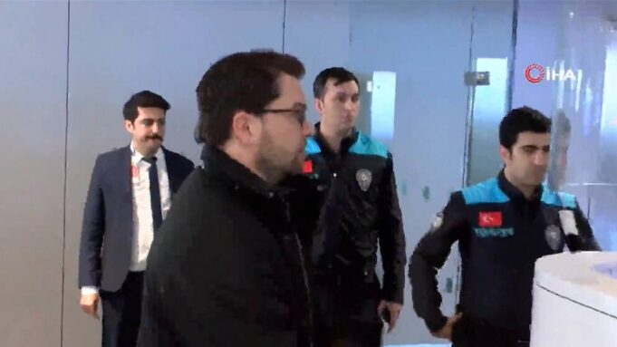 Hogaamiyaha Xisbiga Sverigedemokraterna ee Sweden oo laga soo tarxiilay Turkiga