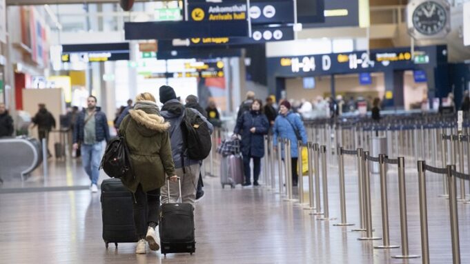 Dowlada Sweden oo Qof kasta ugu baaqday in wadanka uu joogo kana digtay Safarada mudo bil ah