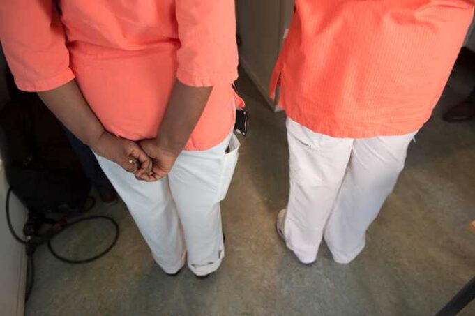 Baaritaan in lagu sameeyo Shaqaalaha ka shaqeeya goobaha dadka waayeelka oo loogu baaqay Dowlada Sweden