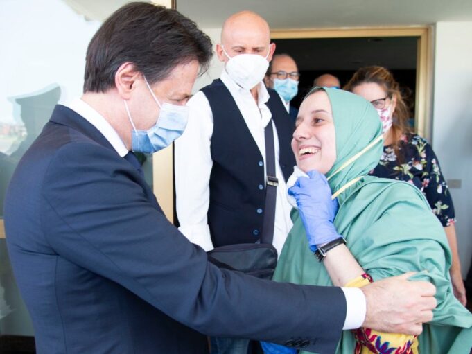 Silvia Romano oo ka hadashey Sababta ay u qaadatay Diinta Islaamka