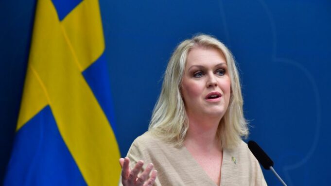 Dowlada oo Mushahar siineysa Shaqaalaha Qaar ee Xanuunada gaarka qaba si Shaqada kaga joogaan