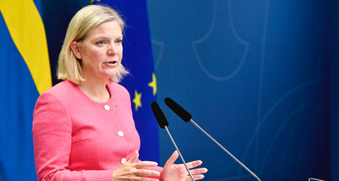 Dowlada oo Canshuur ka qaadeysa Shaqaalaha Ajanabiga ee dibada laga keeno