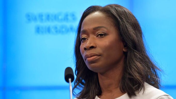 Nyamko Sabuni ” Luuqad halagu Xujeeyo Dadka ka shaqeeya goobaha Dadka waayeelka lagu Xanaaneeyo ”