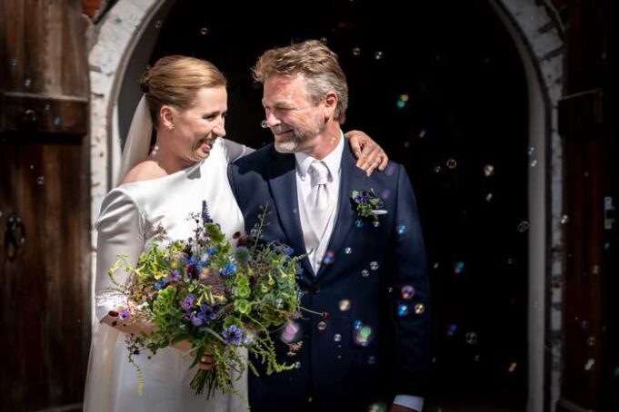 Raisul’wasaarada Denmark oo ugu danbeyn guursatay kadib dhoor mar oo Arooskeeda la baajiyay