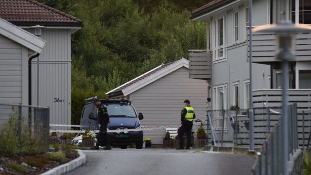 hooyo iyo wiilkeeda dil