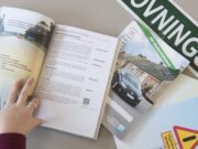 Sweden oo Adkeesay Sharciyada Kaarka Gaari wadista ( Körkort) ee Iskuulada taraafikada