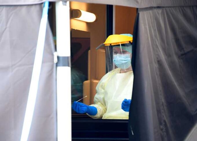 Norway oo laga Cabsi qabo in Corona dib u soo laabtay iyadoo la raadinayo Dadkii ku safray Markabka Hurtigruten