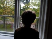 Qoys Kaxeeyay Caruurtooda oo lagu Ganaaxay 45,000 kr