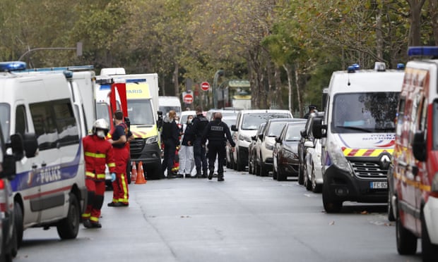 Dad ku dhaawacmay Weerar loo adeegsaday mindi oo ka dhacay meel u dhow Wargeyska Charlie Hebdo Dalka Faransiiska