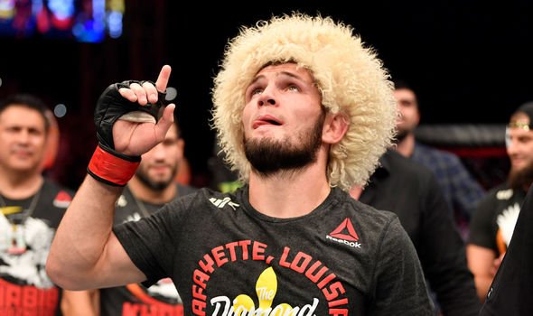Khabib oo ilmeenaya Ayaa yiri ” Balanta aan ka qaaday Hooyadey ayaan uga fadhiistay Ciyaaraha”