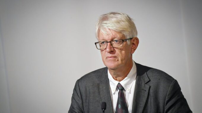 Johan Carlson ” ugu yaraan mudo hal sano ayay Soconayaan Xayiraadaha saaran Dalka”