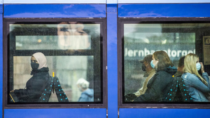 Norway oo 22,000 karoon ku ganaaxeysa Qofka aanan Xiran Marada Afka