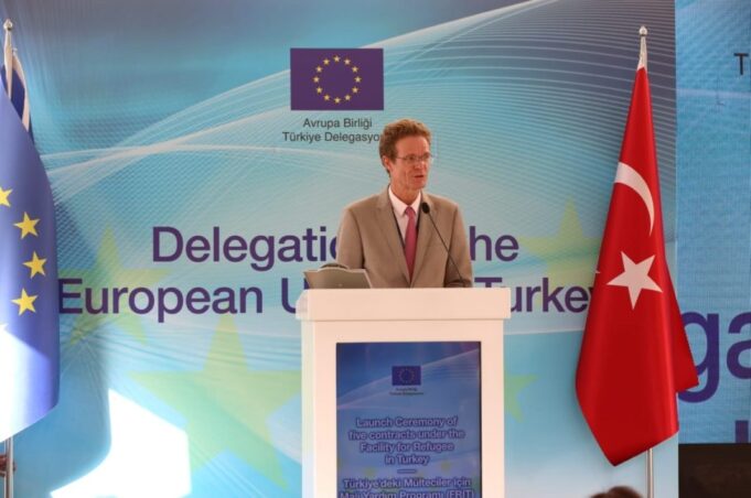 Qaxootiga Turkiga ku sugan oo helaya Lacagta Kaalmada ee ( Ceyrta ) Shaqooyin iyo Waxbarasho