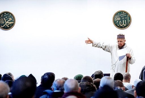 Denmark” Khudbada Salaada Jimcaha waa in Af-danish lagu jeediyaa”